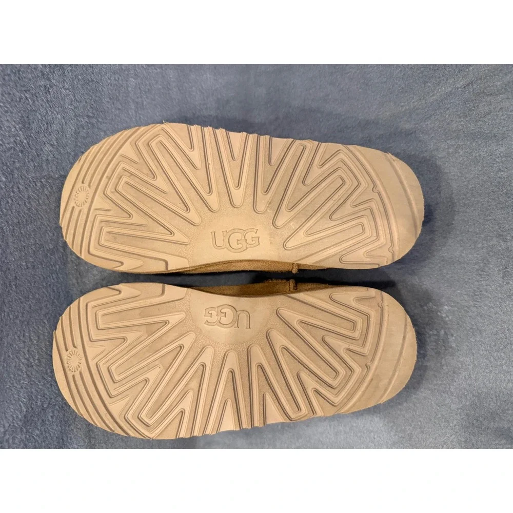 UGG Kids Classic Slipper Chestnut Suede Sheepskin Lining Slip On Shoes size 4